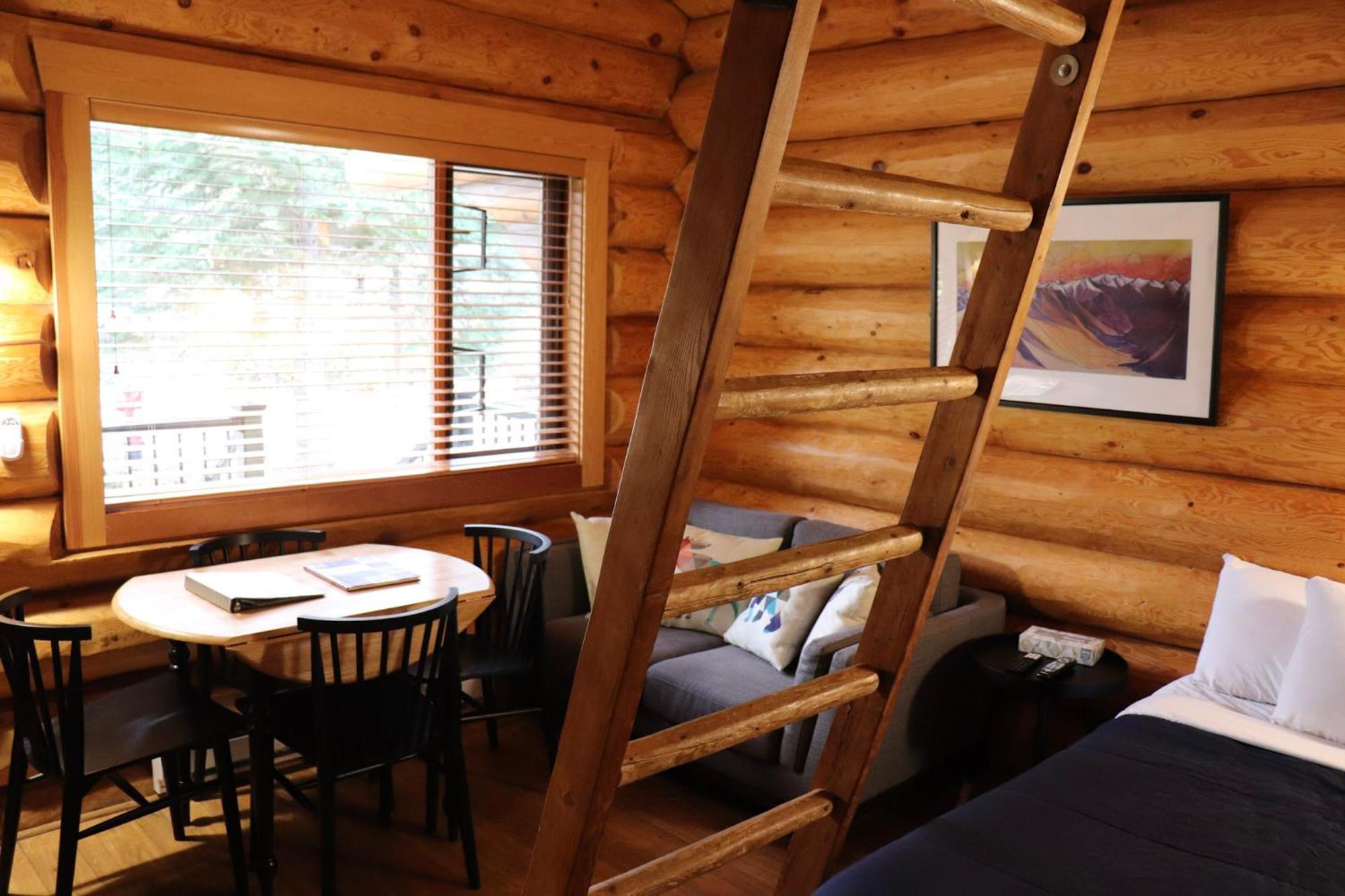 Riverside Resort Whistler Room photo